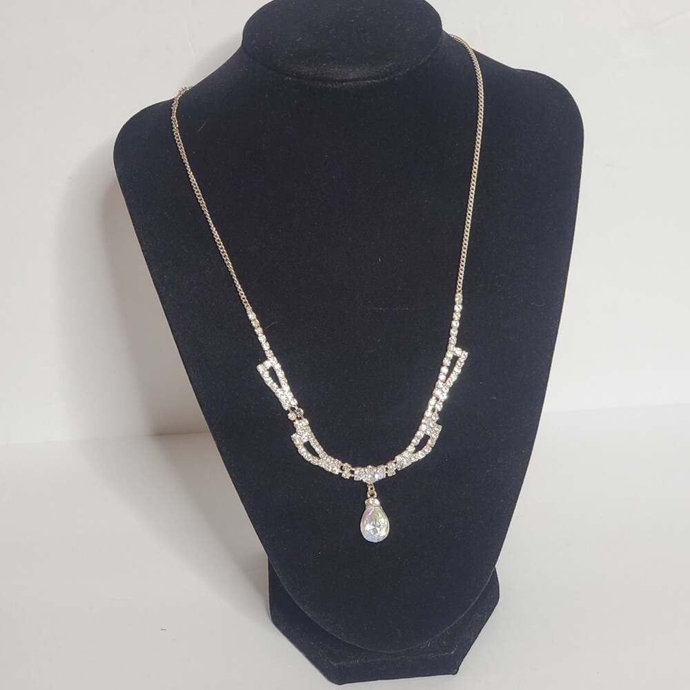 Claires rhinestone tear drop adjustable silver tone necklace total length 20"
